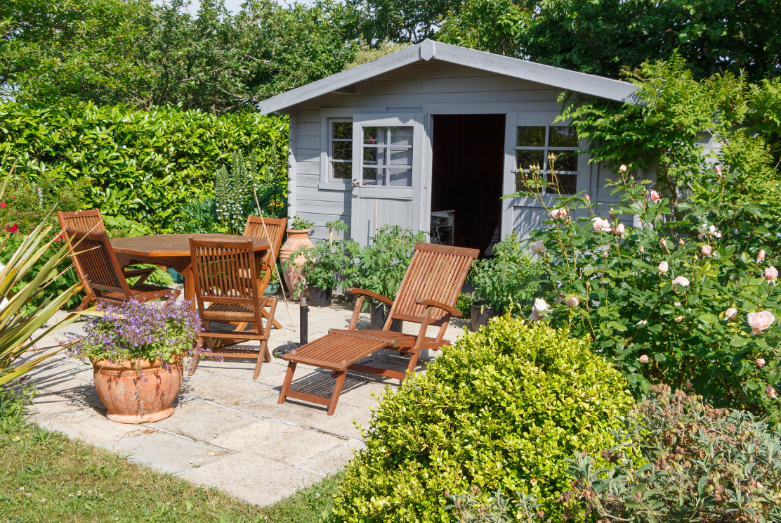 How to upcycle your garden furniture Image