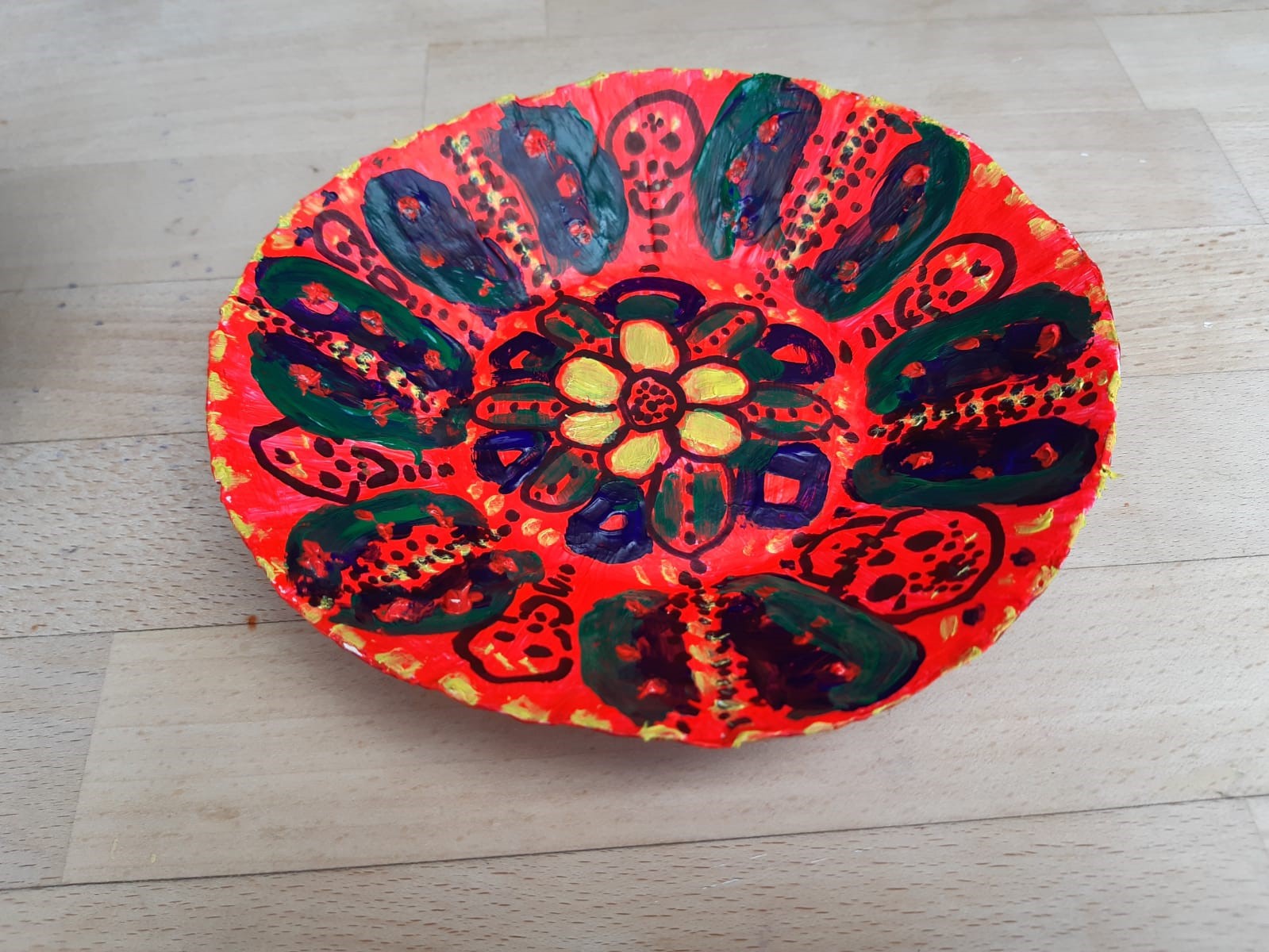 How to: Vicki's spooktacular papier-mâché bowl Image