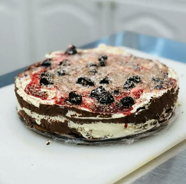 Black Forest Fridge Cake Image