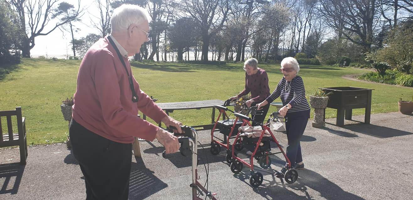 Captain Tom 100 Image