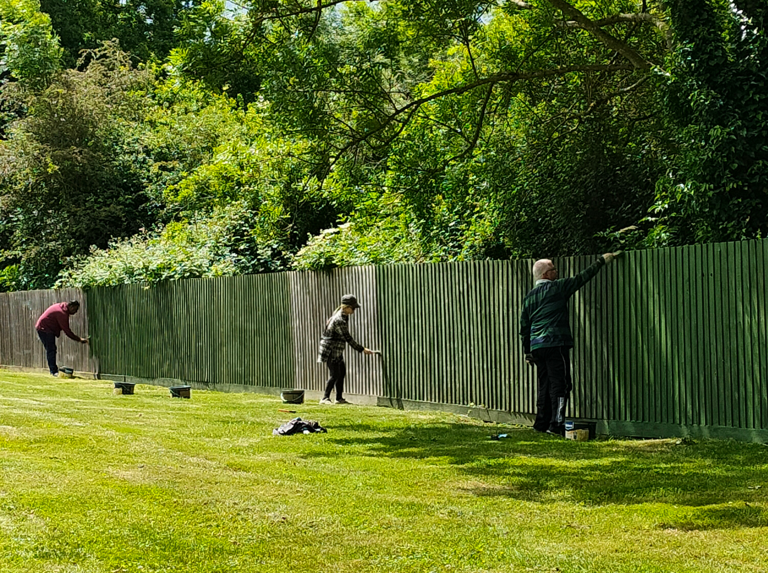  The Abbeyfield Society Marketing Team adds some colour to brighten up Winnersh’s fences Image
